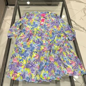 Lilly Pulitzer L dress
 Smoke/Pet free home 
NEW WITH TAGS